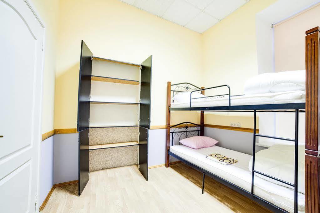 Night & Day Hostel Kijev Kültér fotó