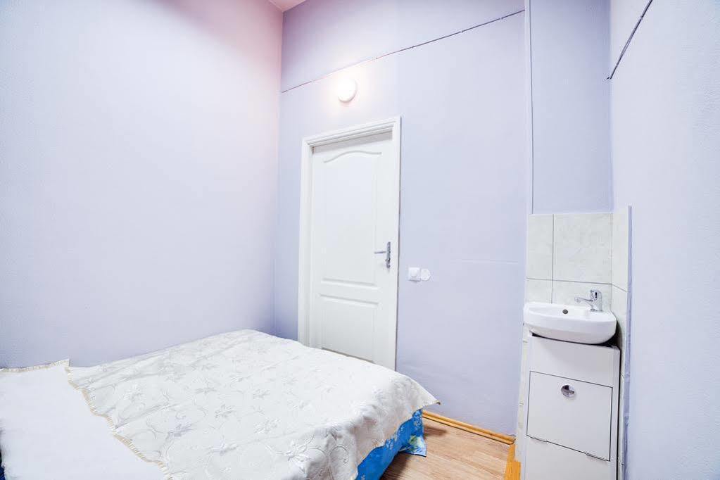 Night & Day Hostel Kijev Kültér fotó